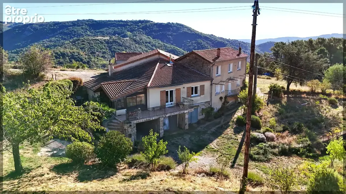 Saint-michel-de-chabrillanoux   propriété avec deux habitations, dépendances et plus de 15 000 m2 de terrain - photo 21
