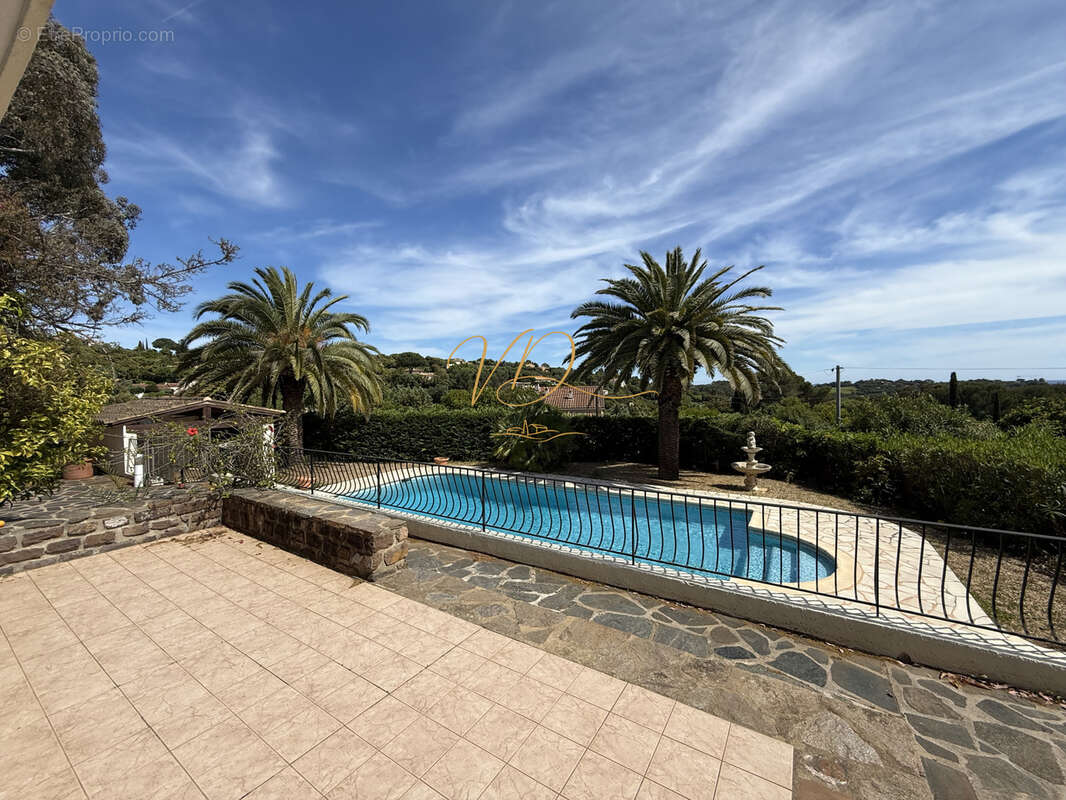 Villa d’Exception avec Vue Mer Panoramique   Double Habitation & Fort Potentiel - photo 5