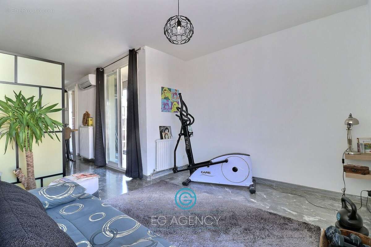 Appartement à MARSEILLE-8E