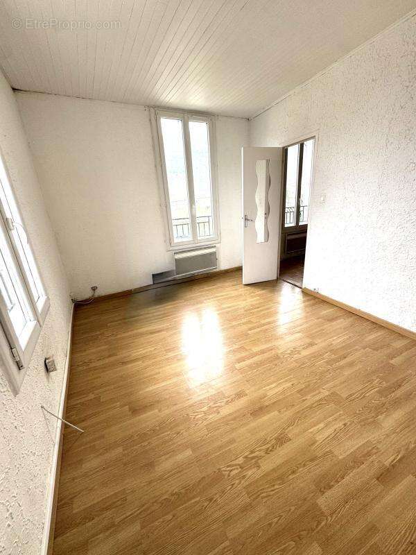 Appartement à CONTES