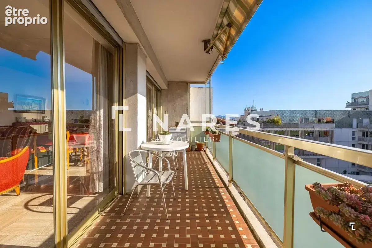 Appartement à MARSEILLE-1E