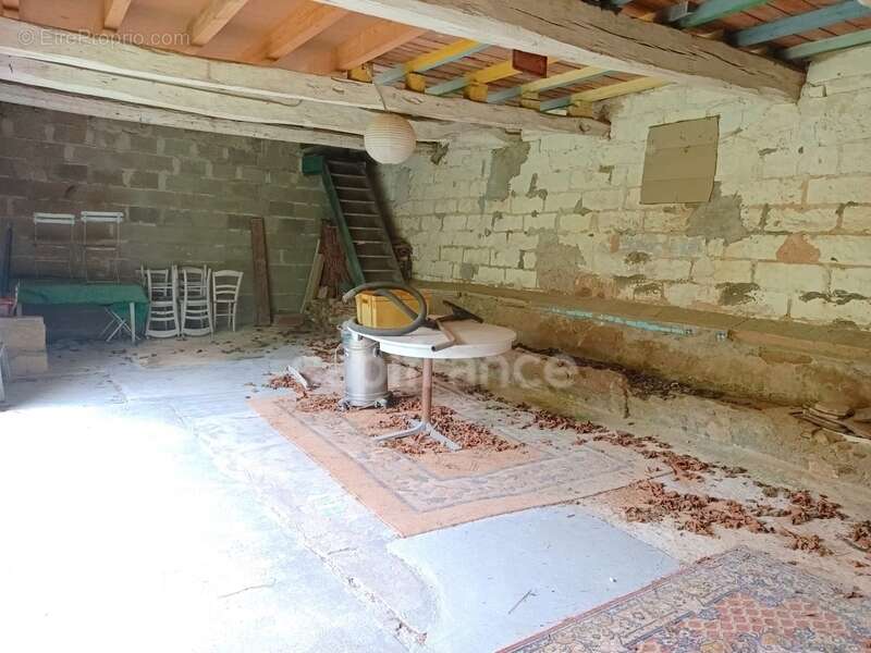 Maison à THORIGNY-SUR-OREUSE