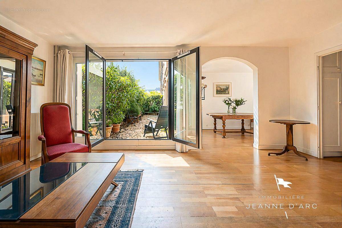 Appartement à VERSAILLES
