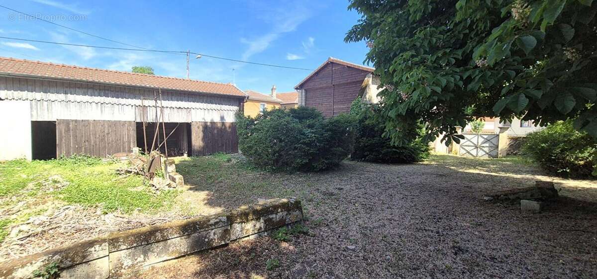 Maison à ECLARON-BRAUCOURT-SAINTE-LIVIERE