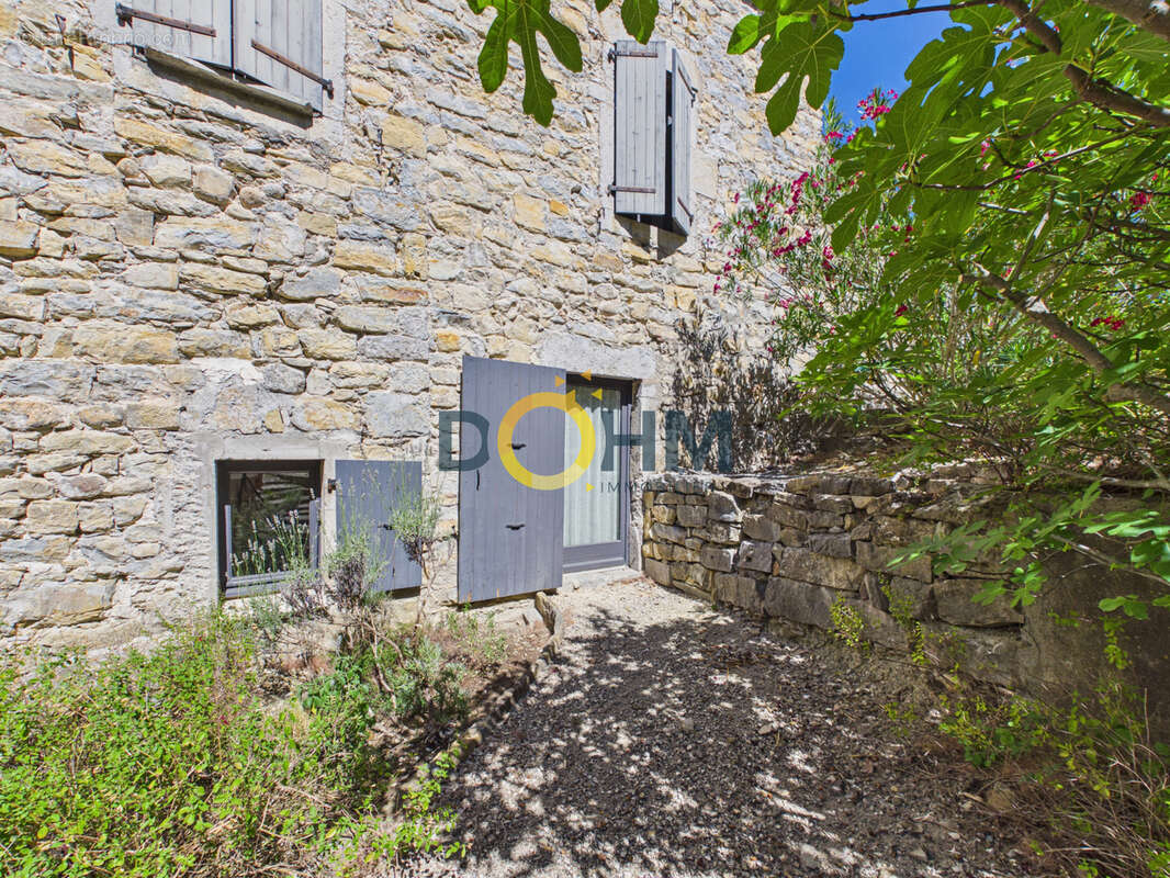 Propriété: 3 habitations + piscine - photo 13