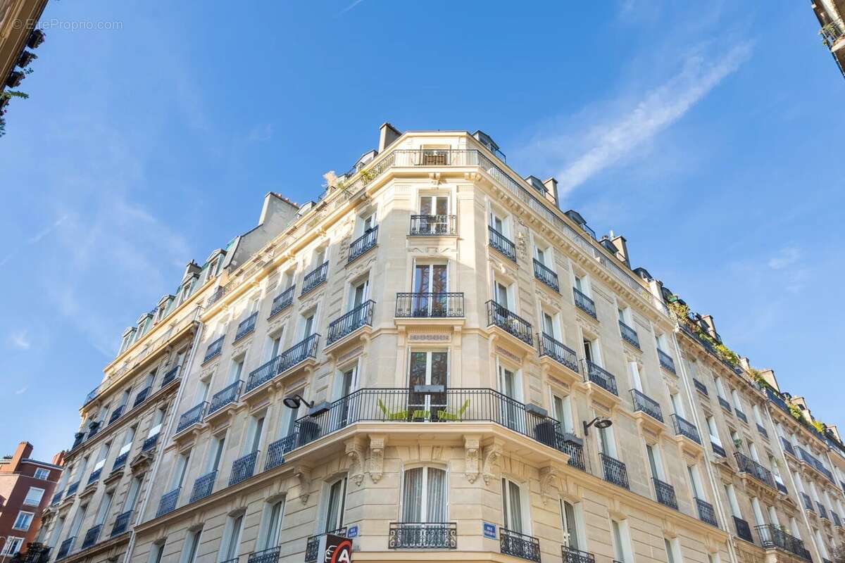 Appartement à PARIS-17E