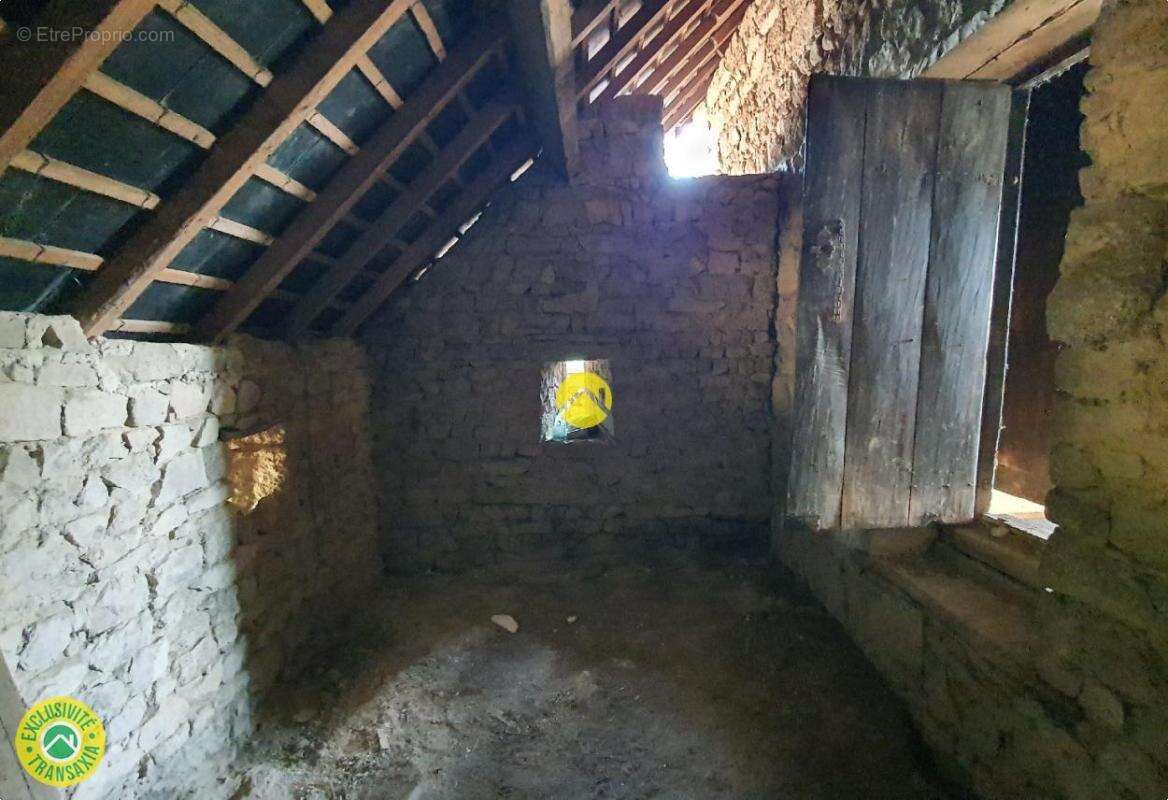 Maison à AUZANCES