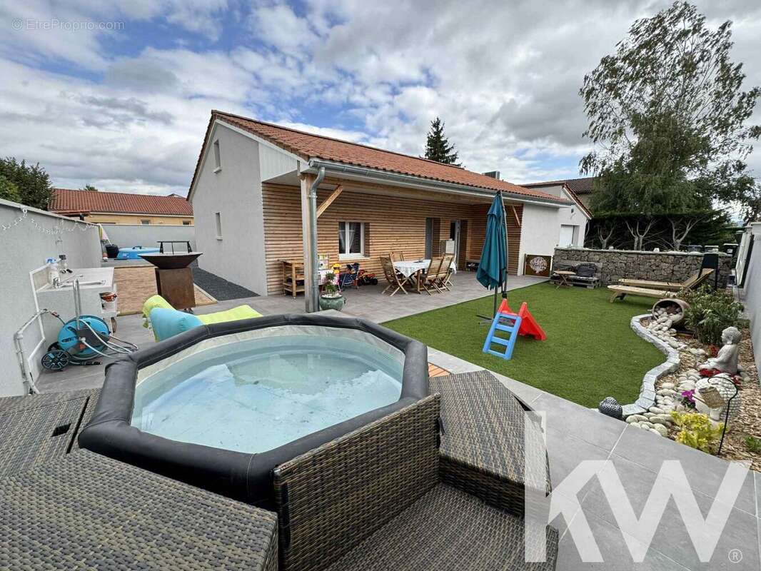 Maison à PONT-DU-CHATEAU