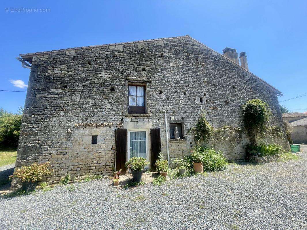 Maison à BOUIN