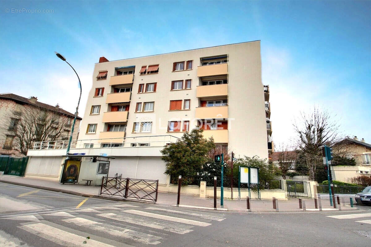Appartement à GENNEVILLIERS