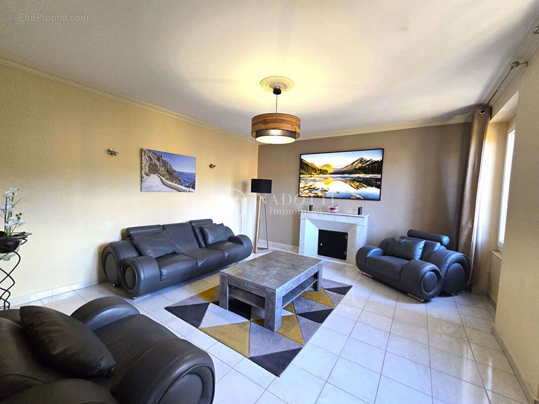 Immeuble haussmannien de 400m² APT - photo 5