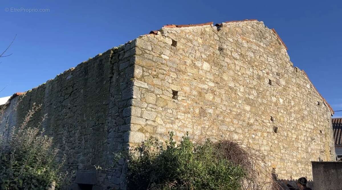 Maison à BUSSIERE-POITEVINE