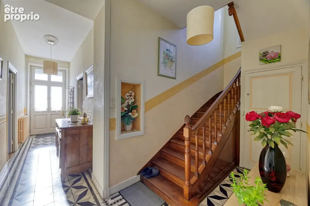 Maison de maître de caractère avec jardin constructible - photo 2