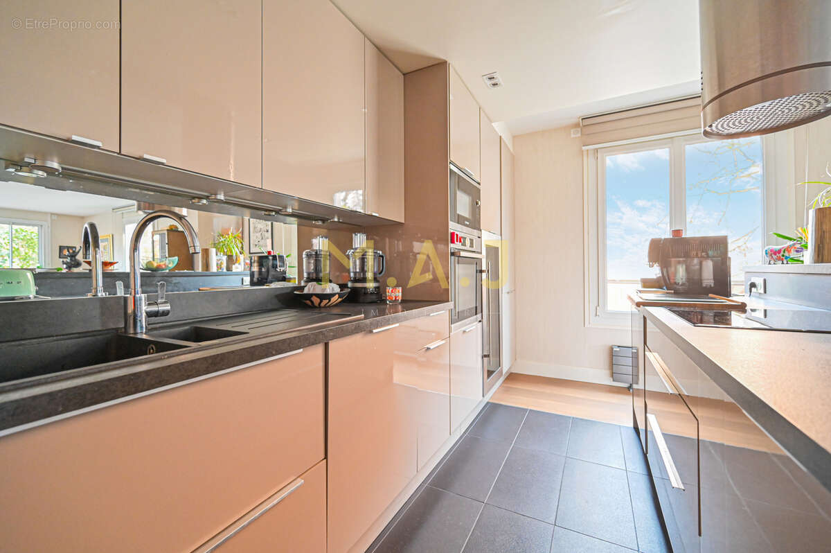 Appartement à LE PERREUX-SUR-MARNE