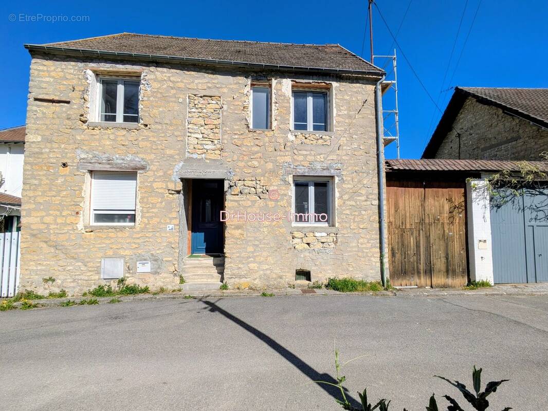 Maison à CHAPET