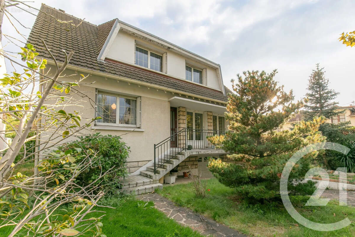 Maison à CHAMPIGNY-SUR-MARNE