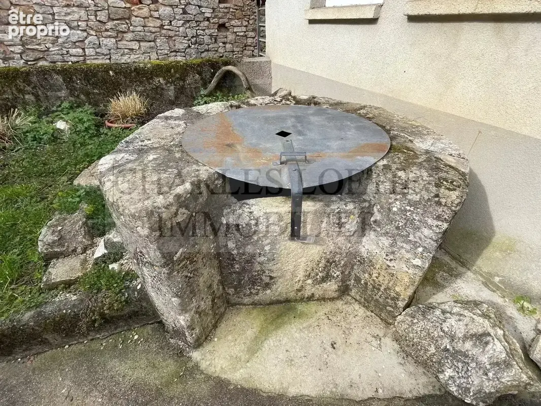 Maison de village pleine de charme avec dépendances, cour intérieure et terrasse  à deux pas des commerces - photo 7