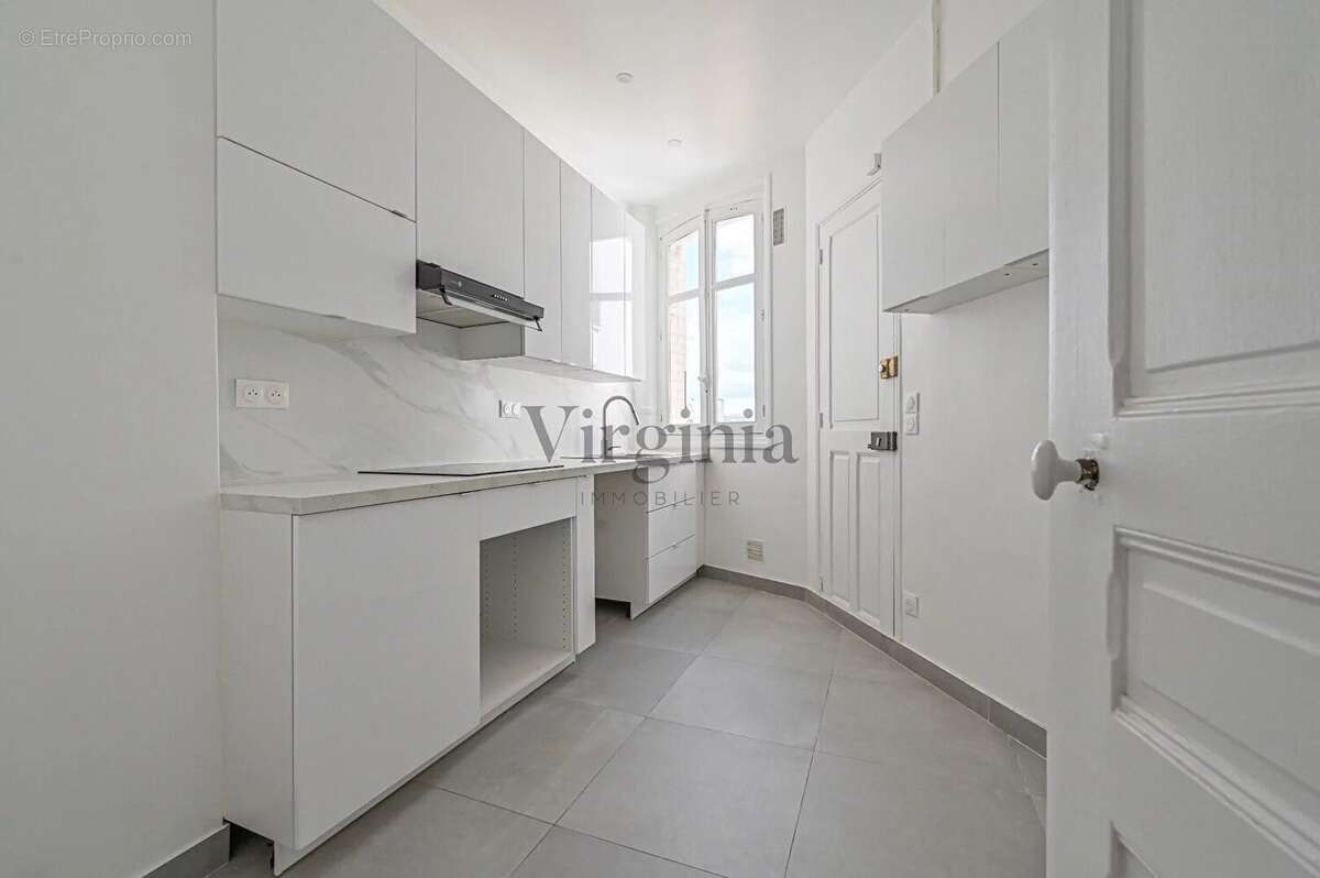 Appartement à CHARENTON-LE-PONT