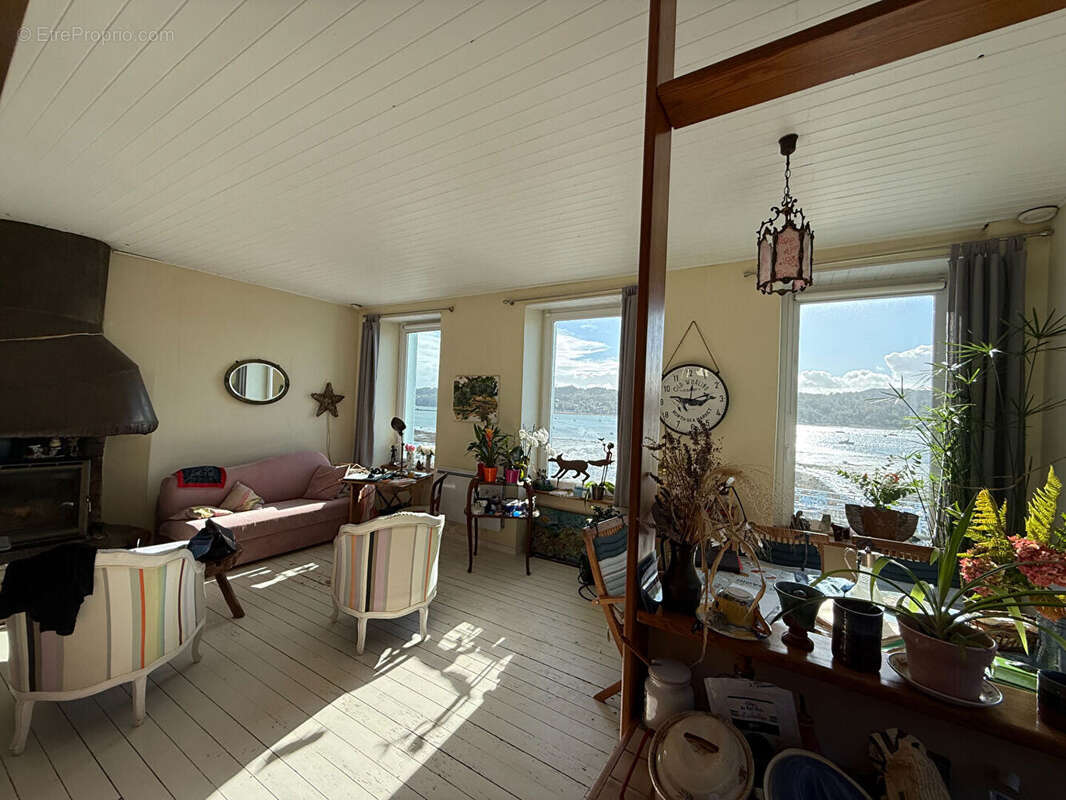 Maison à LE RELECQ-KERHUON