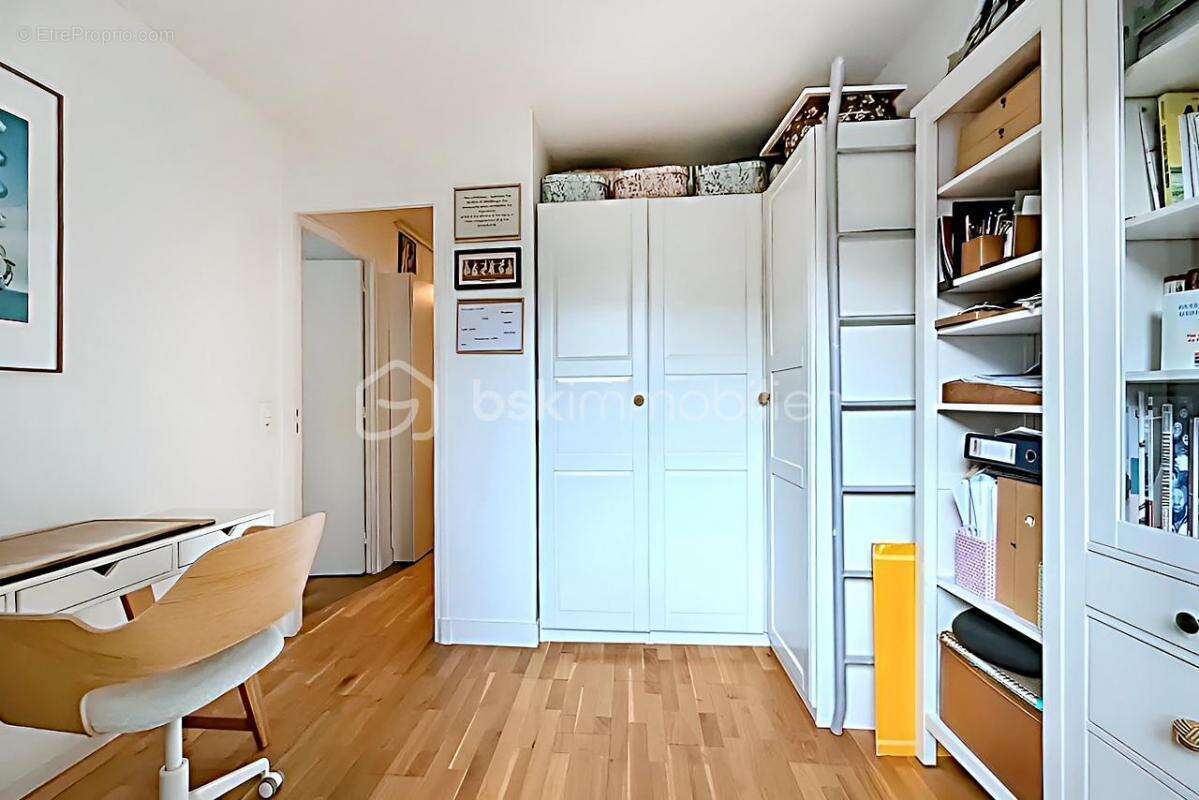 Appartement à PARIS-19E