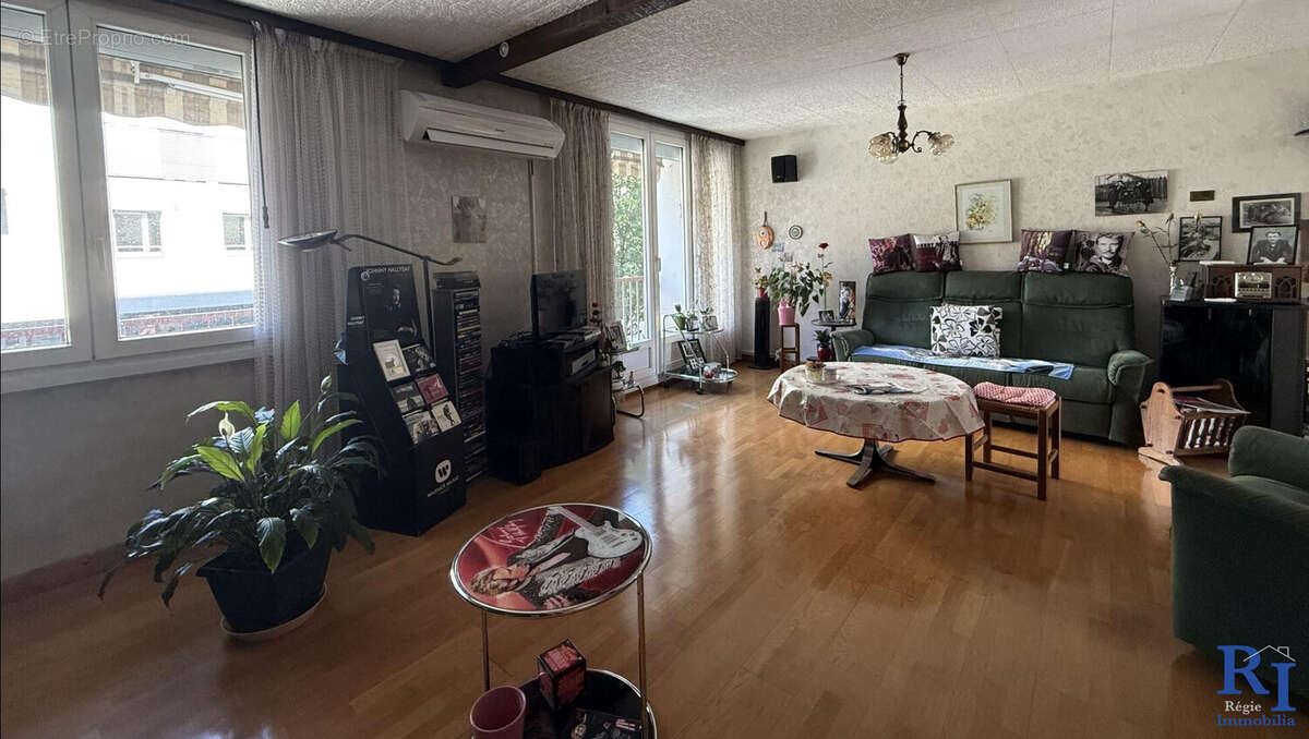 Séjour double 26m2 - Appartement à GRENOBLE