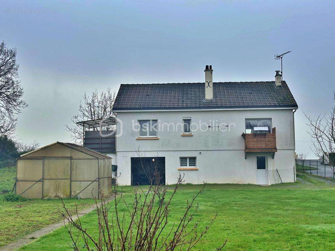 Maison à VENDRENNES