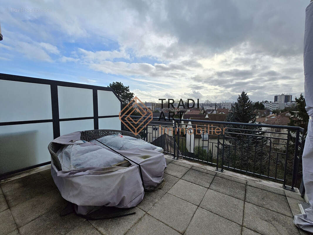 Appartement à SAINTE-GENEVIEVE-DES-BOIS