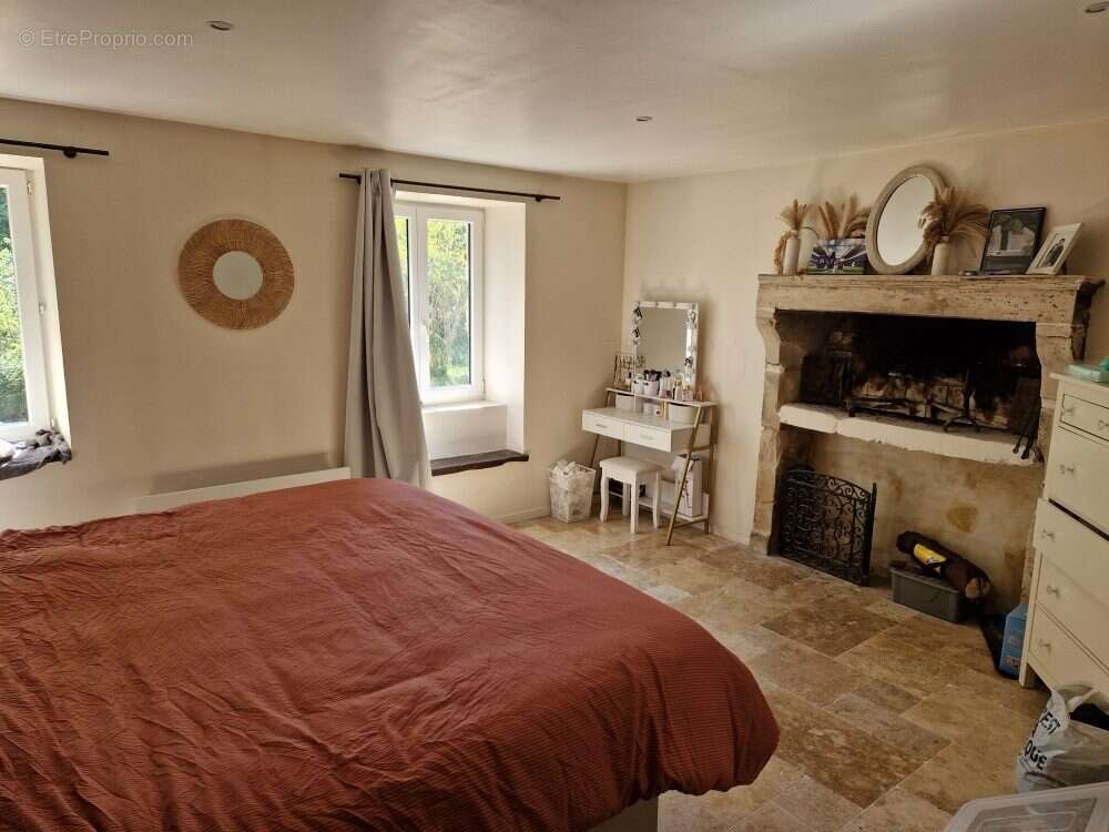 Maison 164 m² à Saint-Cosme-En-Vairais  - photo 8