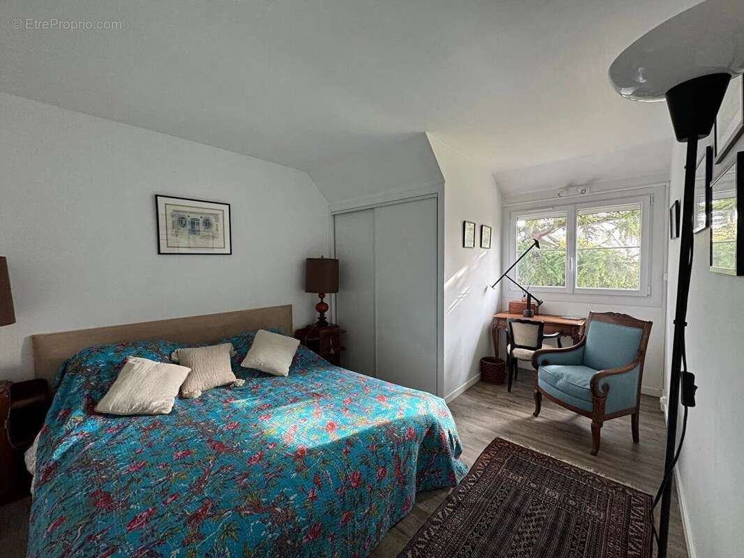 Maison à SAINT-NOM-LA-BRETECHE