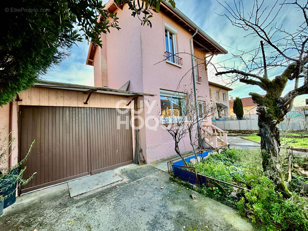 Maison à VAULX-EN-VELIN