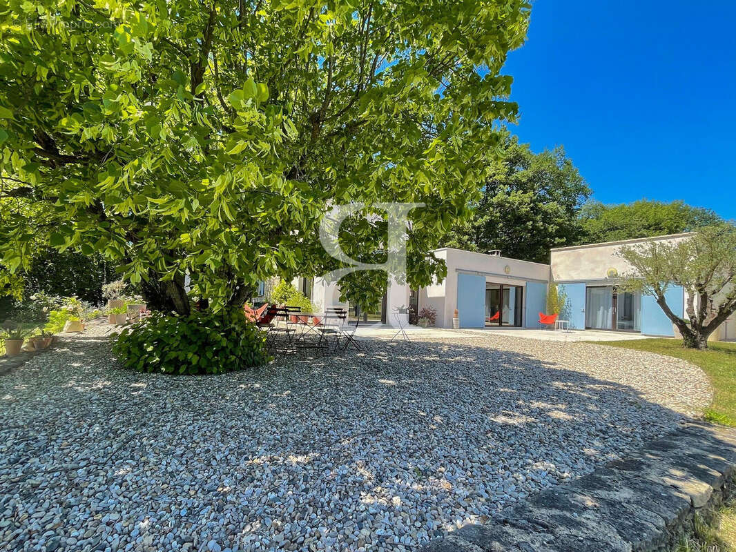 Maison à VAISON-LA-ROMAINE