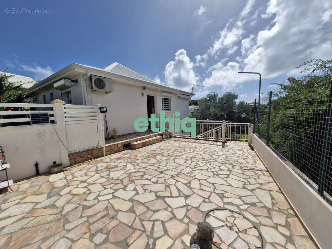 Maison à SAINTE-ANNE