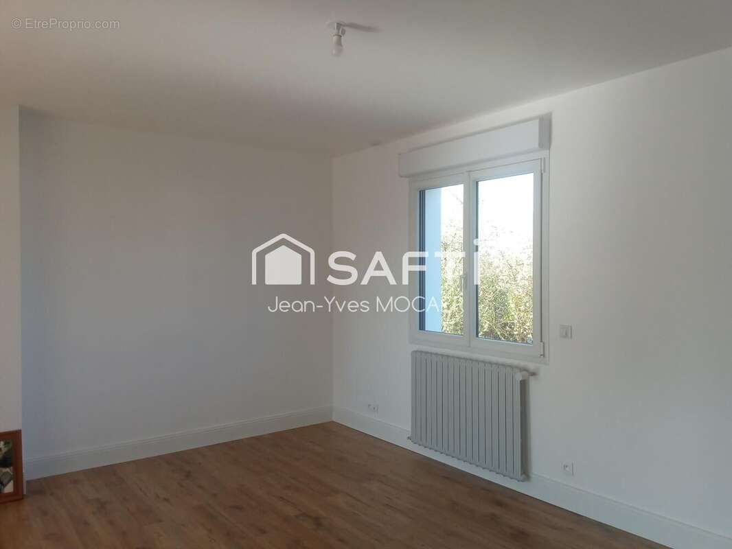 Photo 8 - Maison à CHATEAUNEUF-DU-FAOU