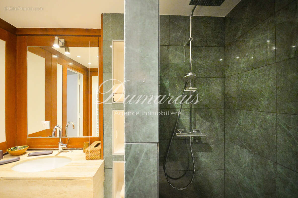 Appartement à PARIS-3E