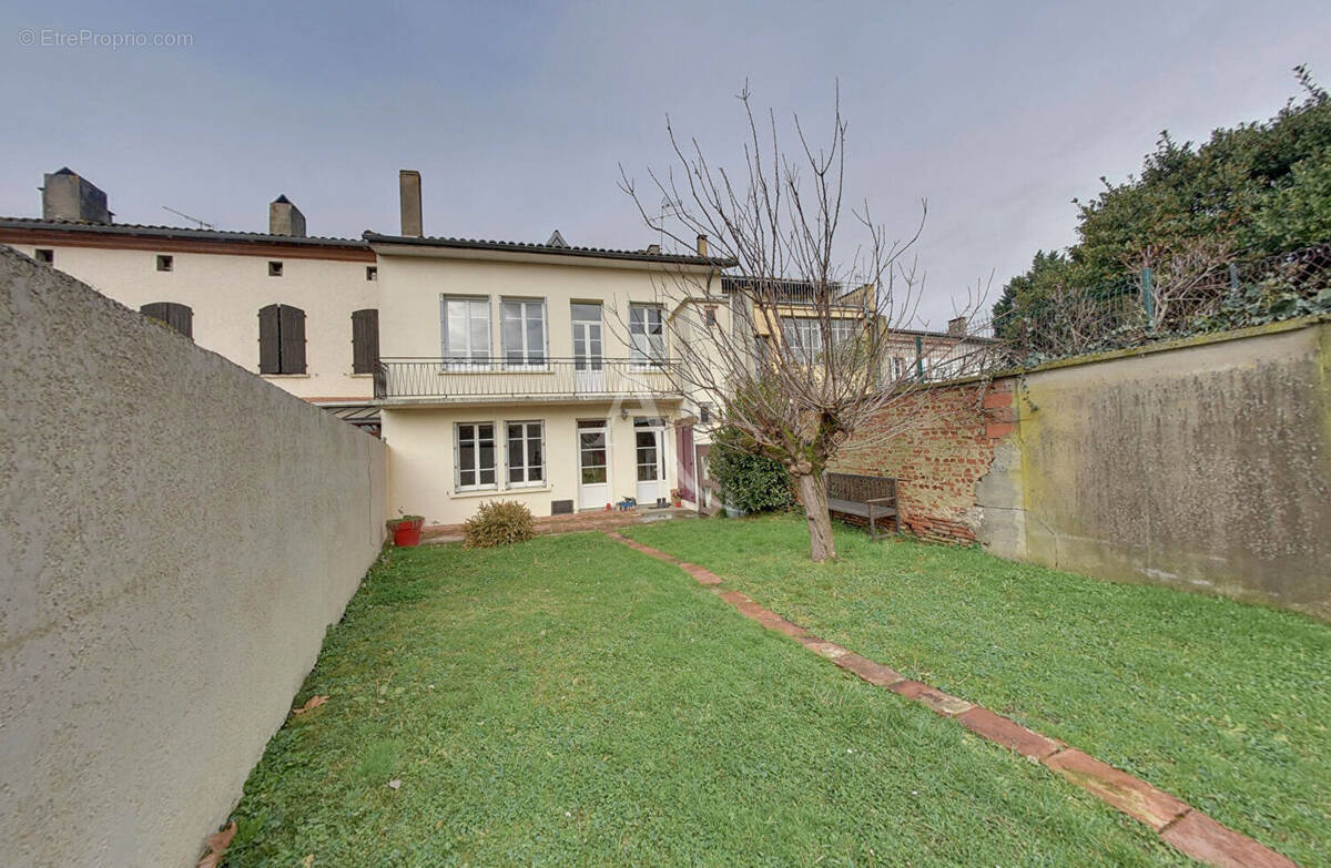 Maison à MAS-GRENIER