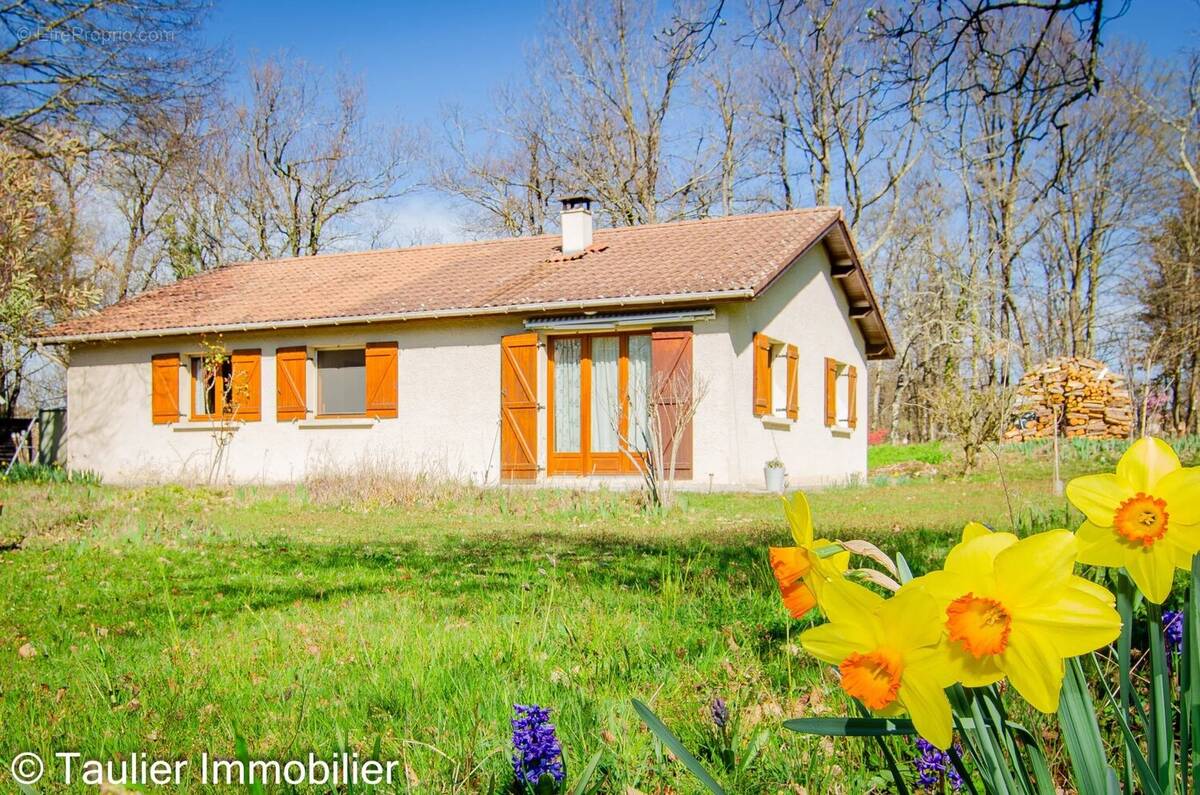 Maison à SAINT-ANTOINE-L'ABBAYE