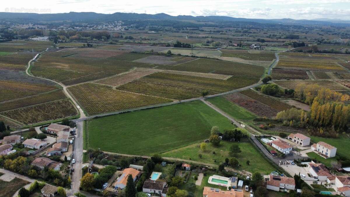 Terrain à SAINT-GENIES-DE-COMOLAS