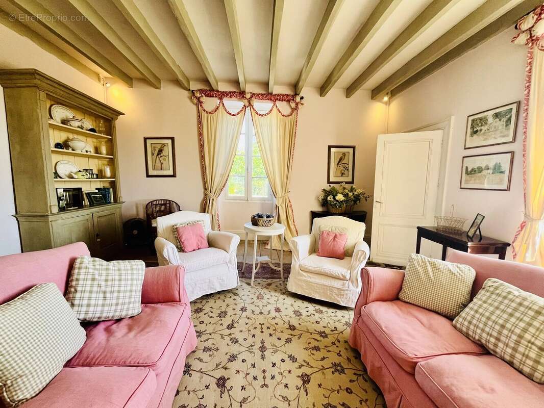 Maison à SAINT-COLOMB-DE-LAUZUN