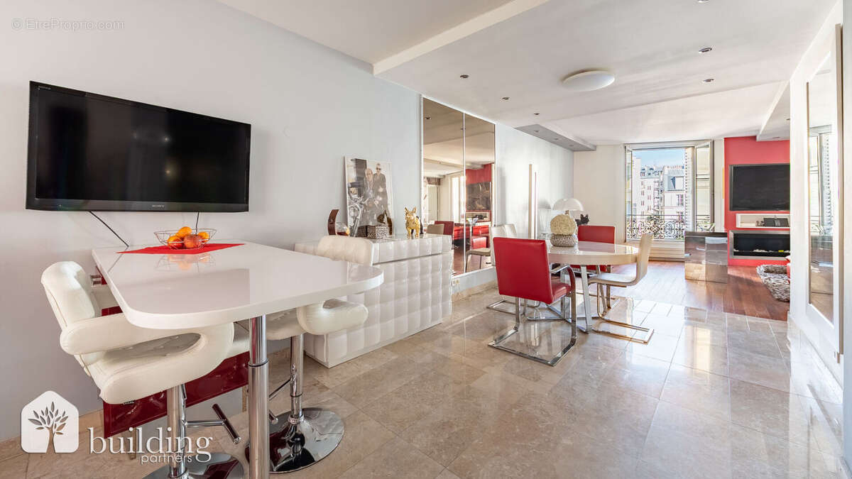 Appartement à PARIS-16E