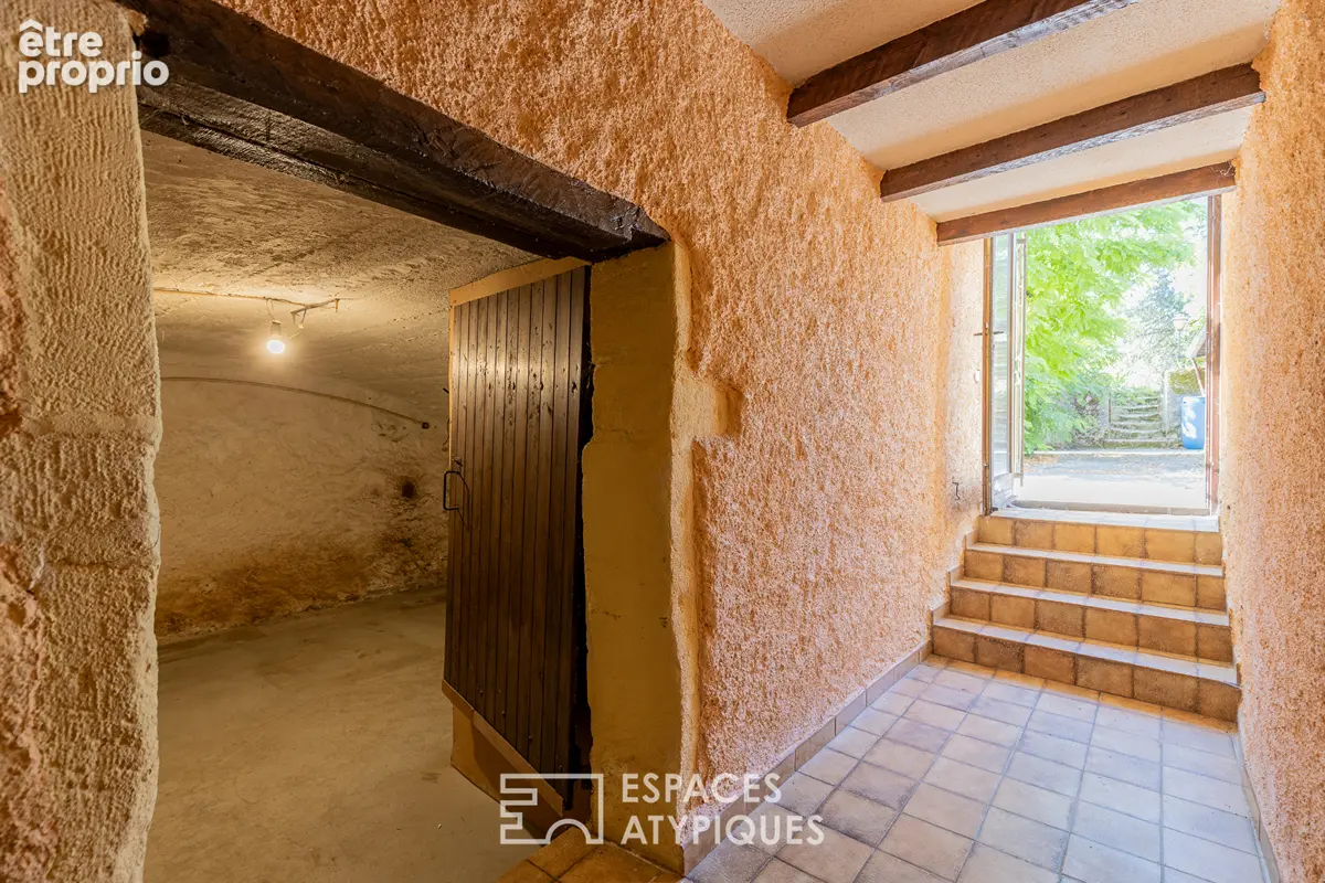 Maison lorraine aux poutres apparentes à réinventer et son vaste terrain - photo 11