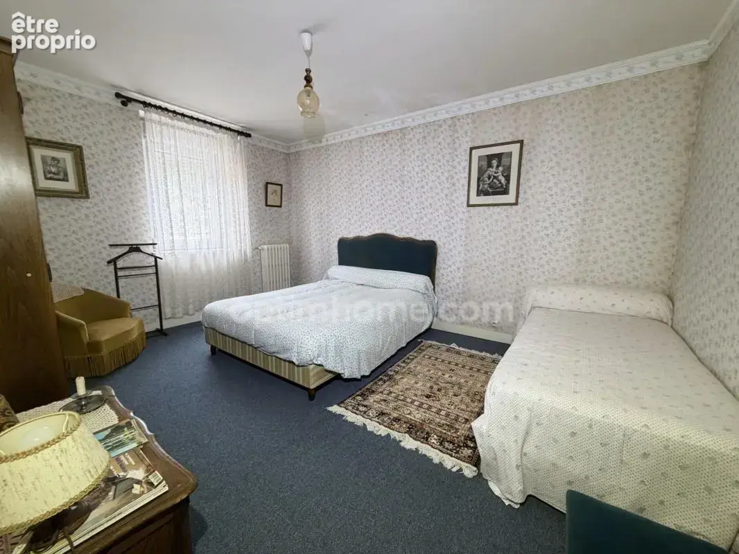 LISIEUX – Maison de caractère, 7 chambres, jardin et vue dégagée, proche centre ville - photo 18