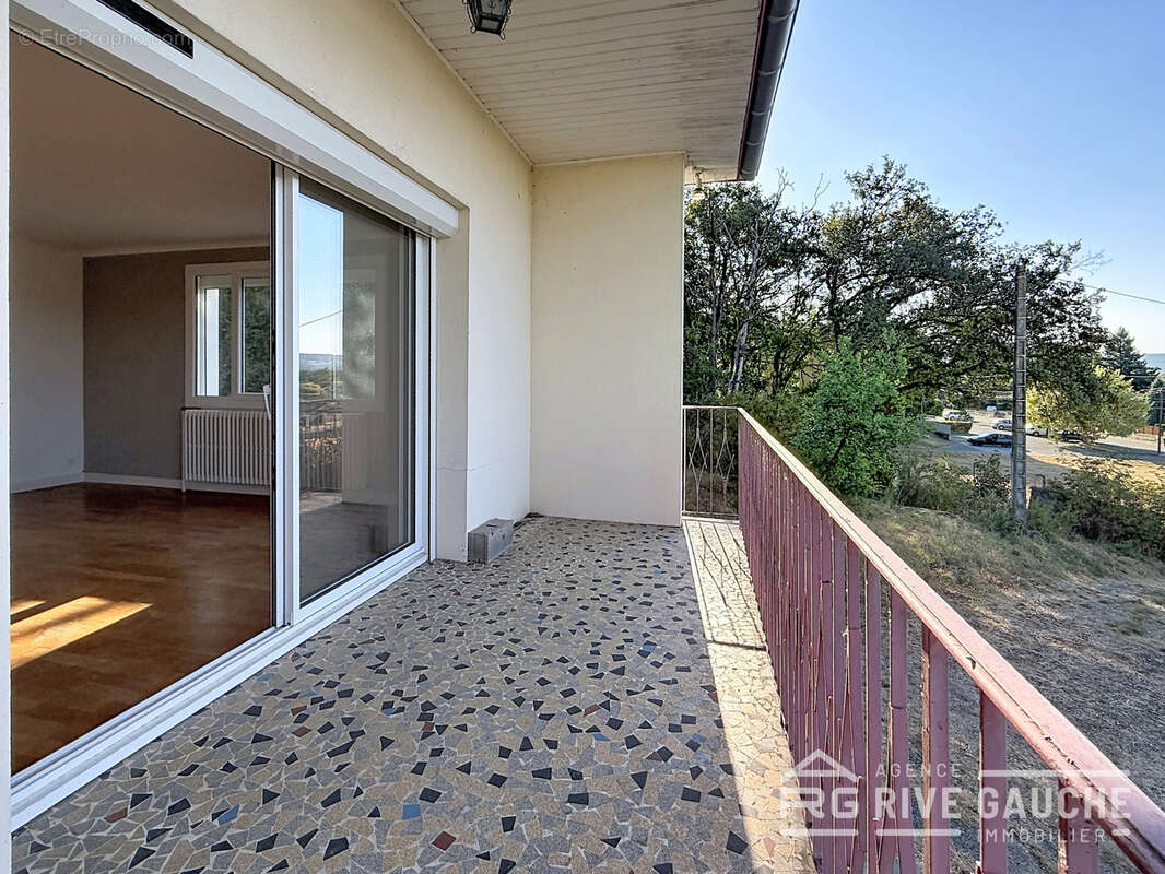 Maison lumineuse avec sous-sol complet sur plus de 2 000 m2 de terrain - photo 8