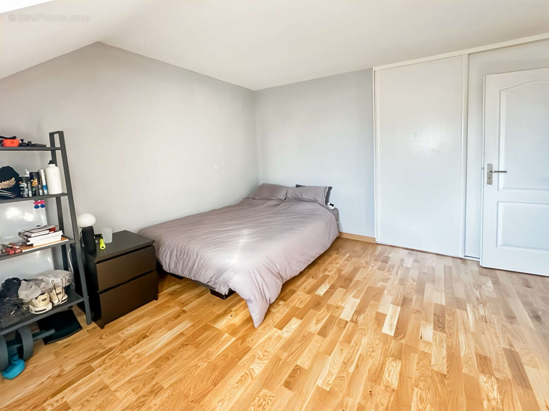 Maison à VERRIERES-LE-BUISSON