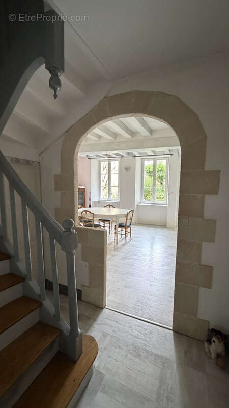 Maison à SAINT-JEAN-D'ANGELY