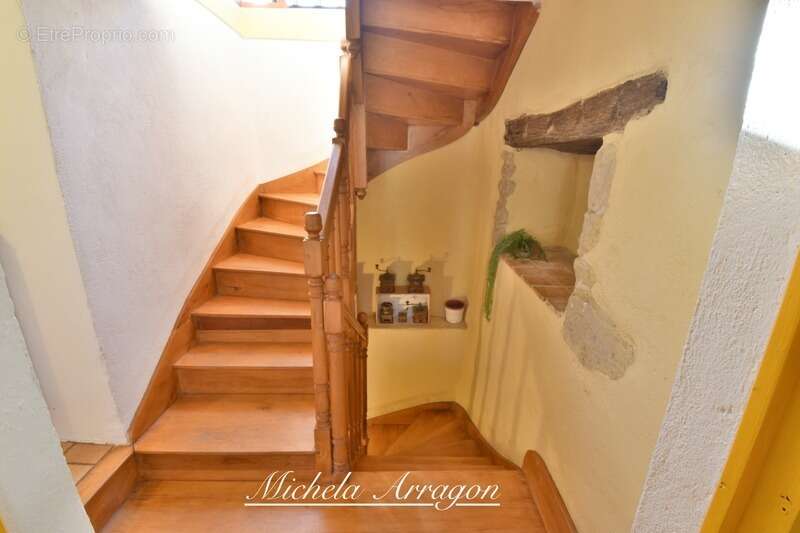 Maison à SAINT-PASTOUR