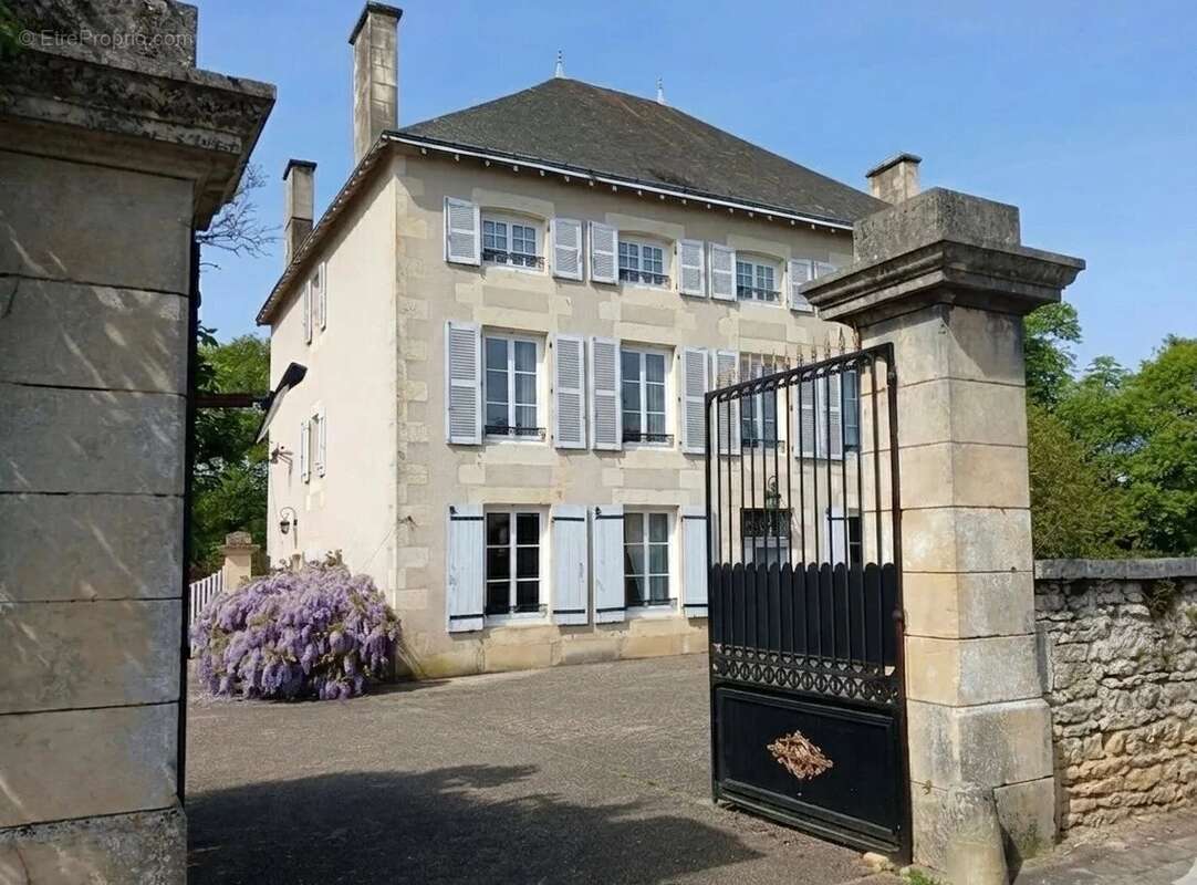 Maison à GENCAY