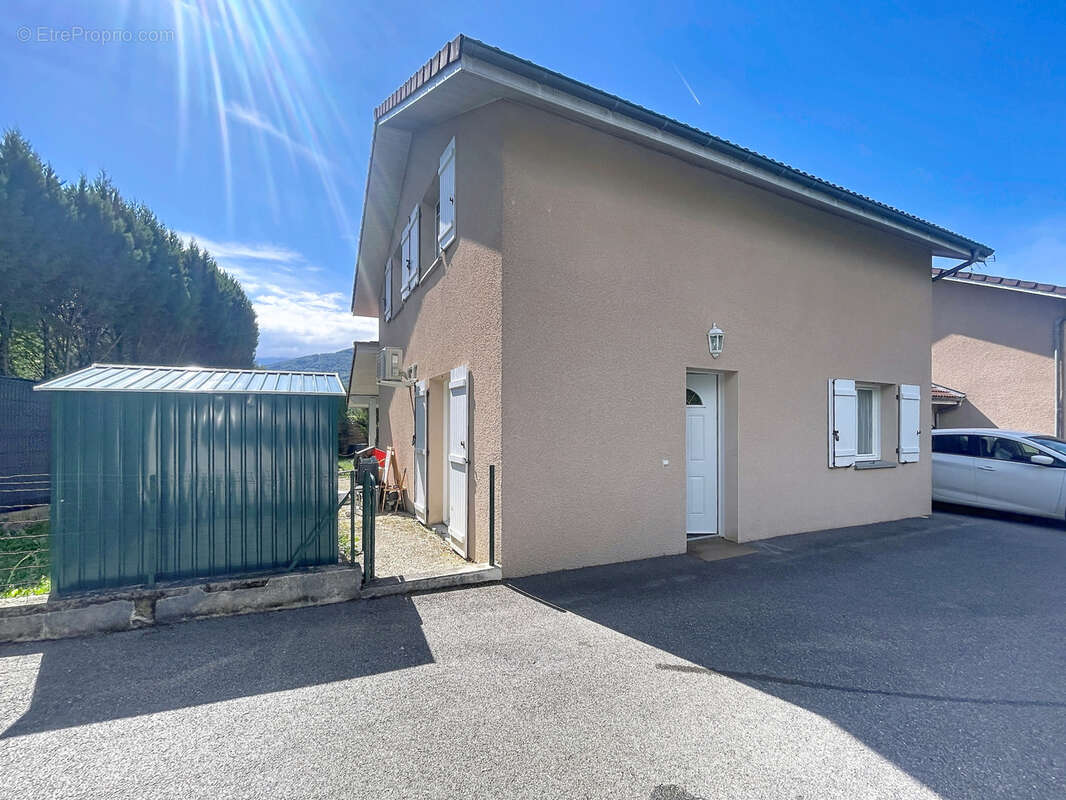 Maison à MEYLAN