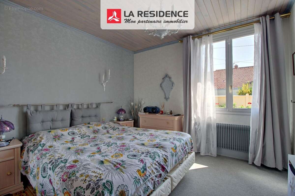 Maison à SAINT-ETIENNE-DU-ROUVRAY