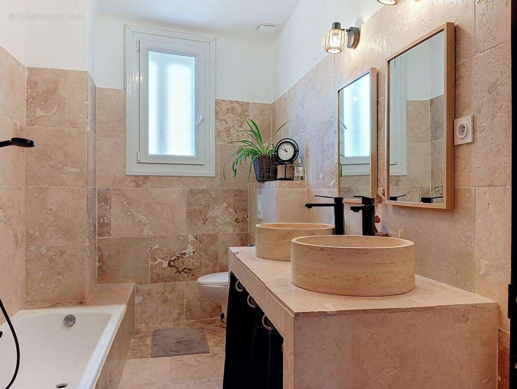 Exclusivite jonquieres partie de mas 197 m² 5 chambres - photo 15
