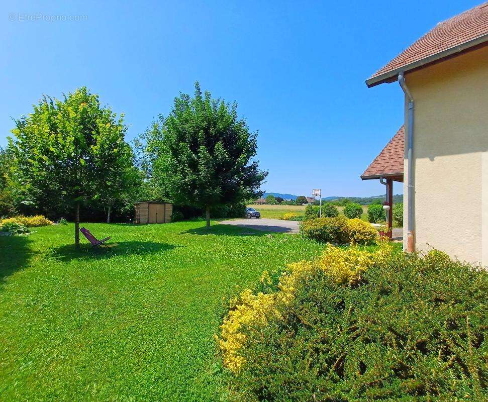 Maison à ENTRE-DEUX-GUIERS